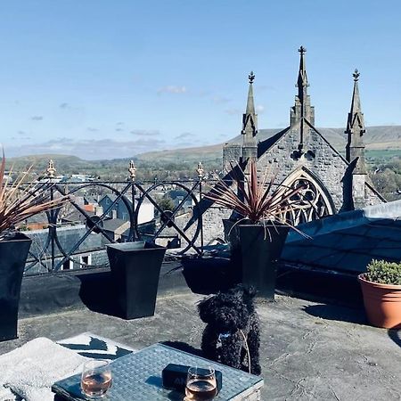 Boutique Penthouse Apartment With Rooftop Terrace 克利夫罗 外观 照片