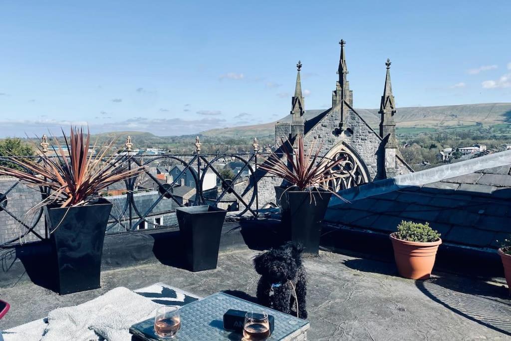 Boutique Penthouse Apartment With Rooftop Terrace 克利夫罗 外观 照片